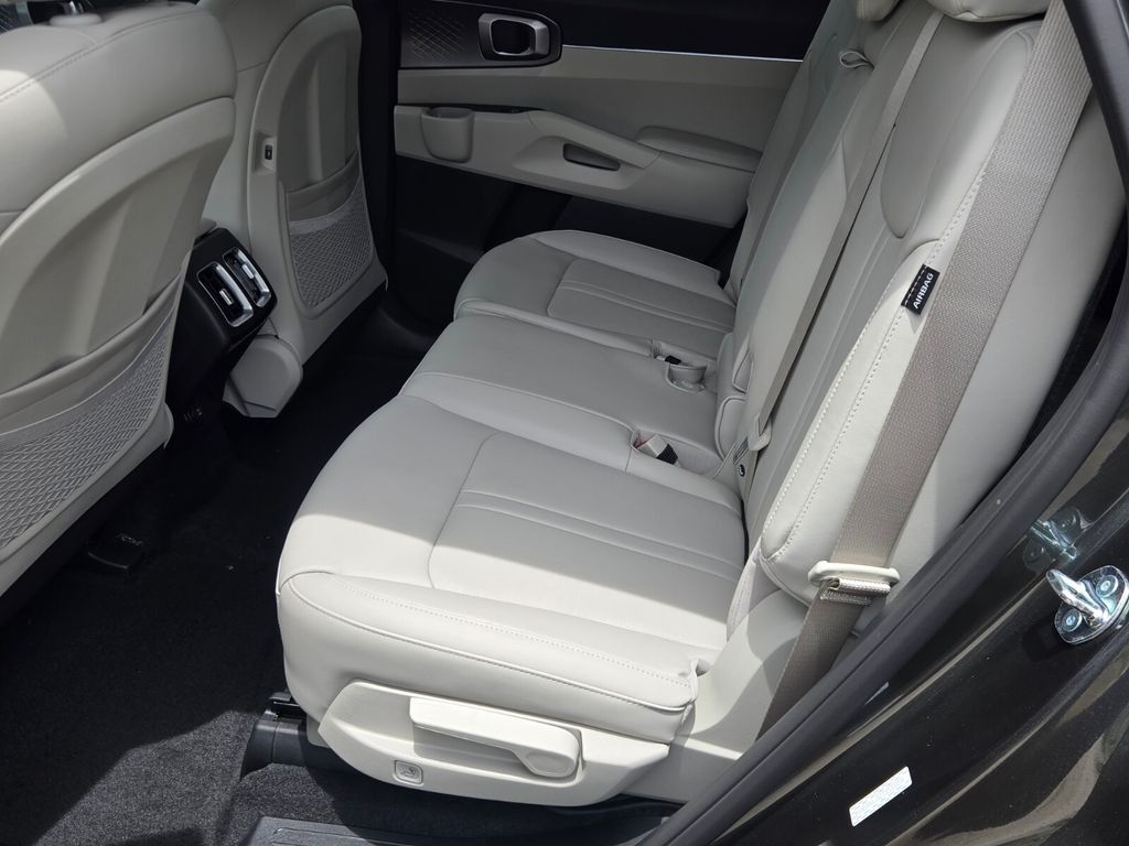 2026 Kia Sorento - $37,620