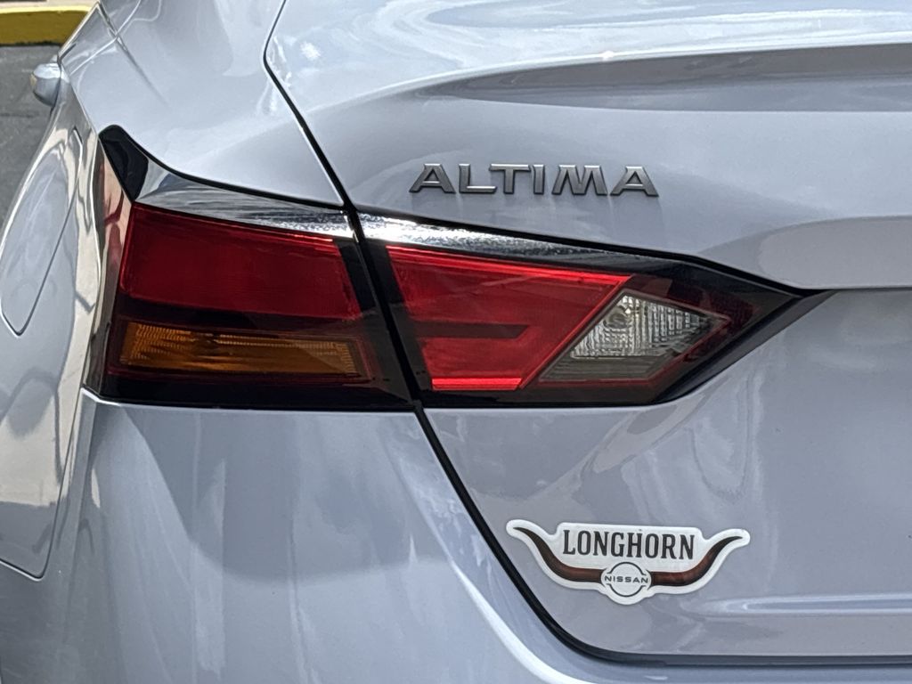 Used 2024 Nissan Altima Sedan