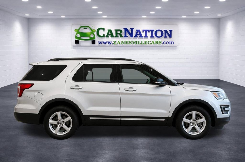 2016 Ford Explorer XLT - Image 3