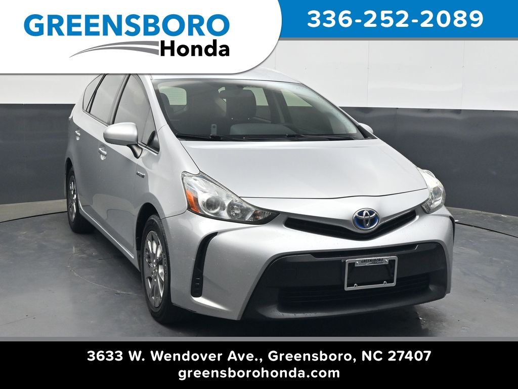 2017 Toyota Prius v Five FWD