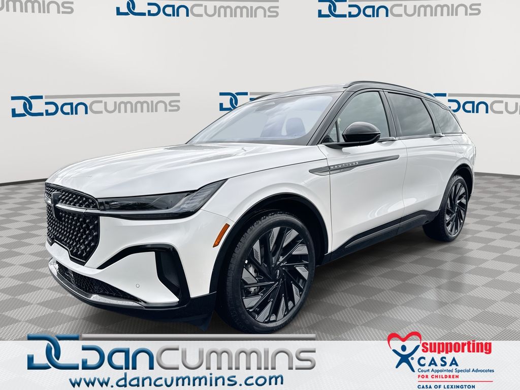White Platinum Metallic Tri-Coat 2026 Lincoln Nautilus SUV / Crossover All-Wheel Drive Continuously Variable Transmission