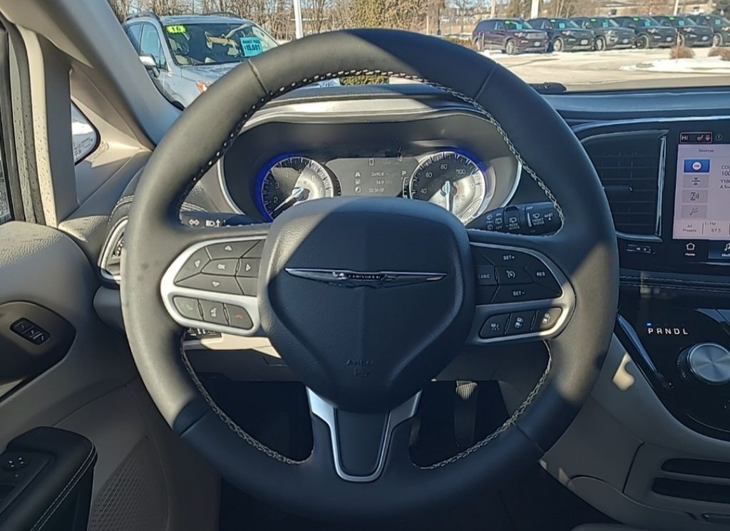 used 2023 Chrysler Pacifica car, priced at $34,299