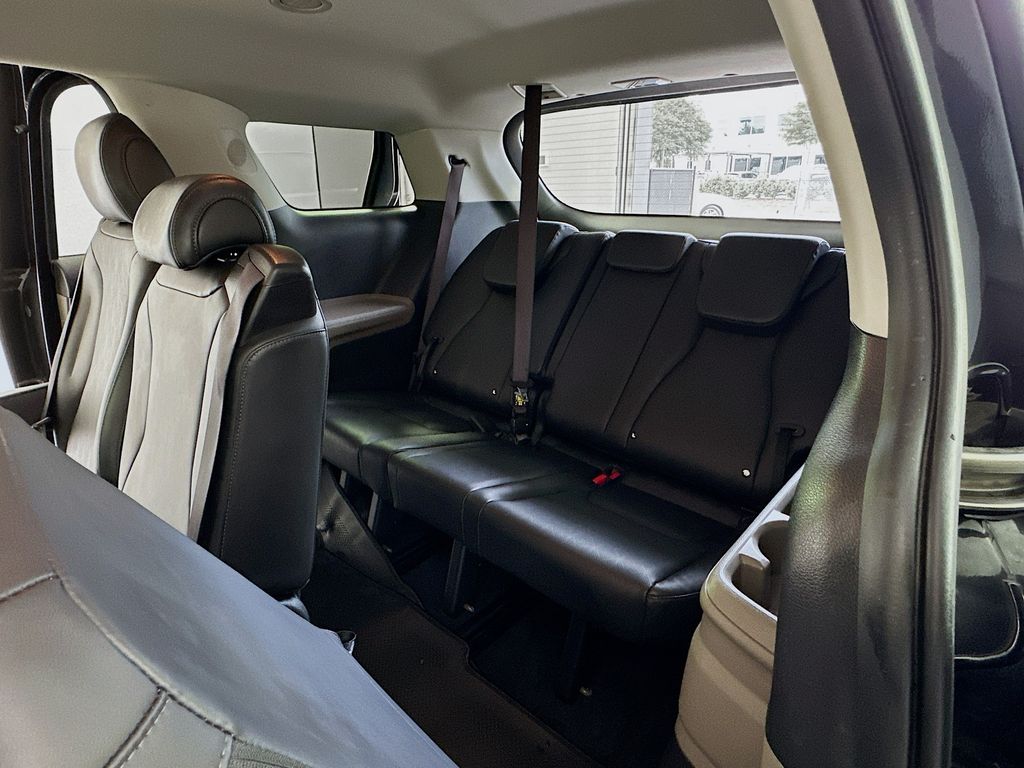 Thumbnail: 2025 Kia Carnival - 28