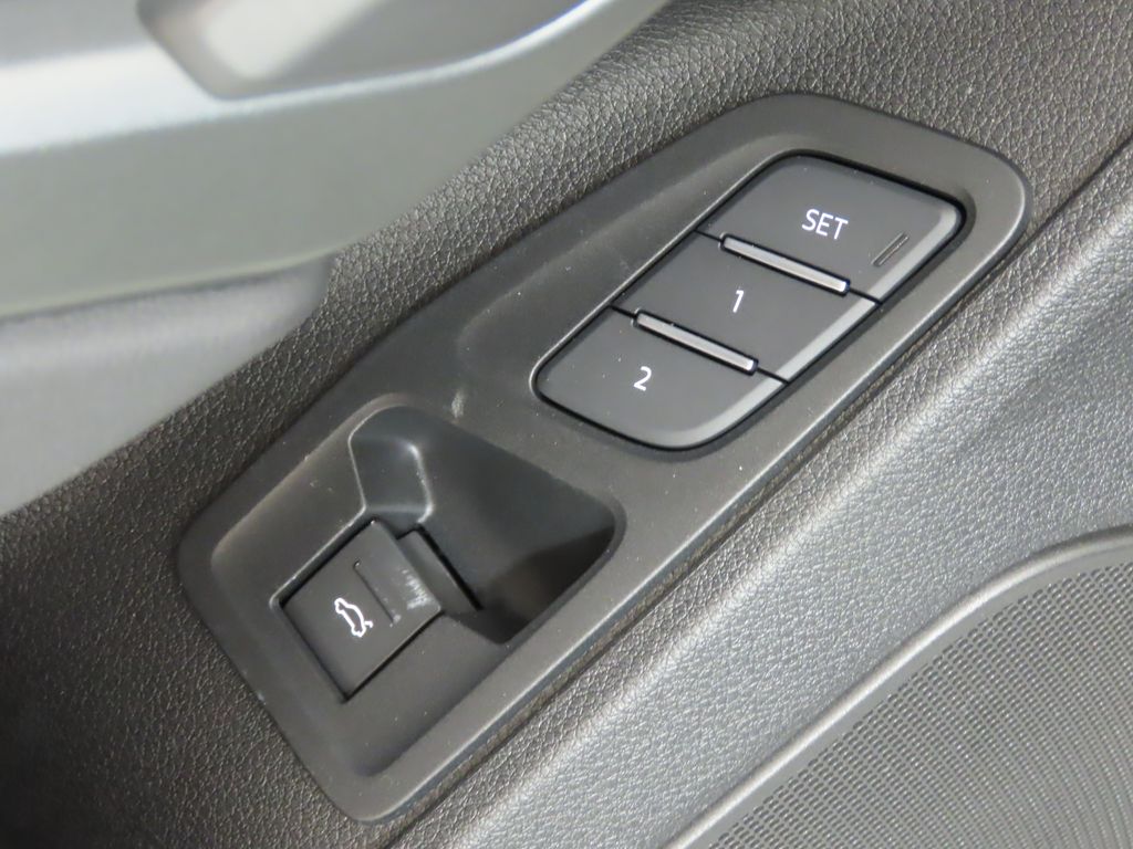 Thumbnail: 2025 Audi Q3 - 32