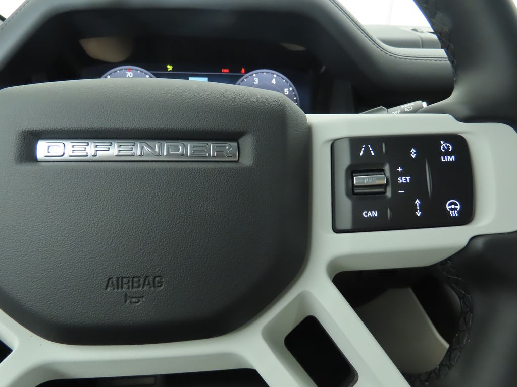 Thumbnail: 2025 Land Rover Defender - 10