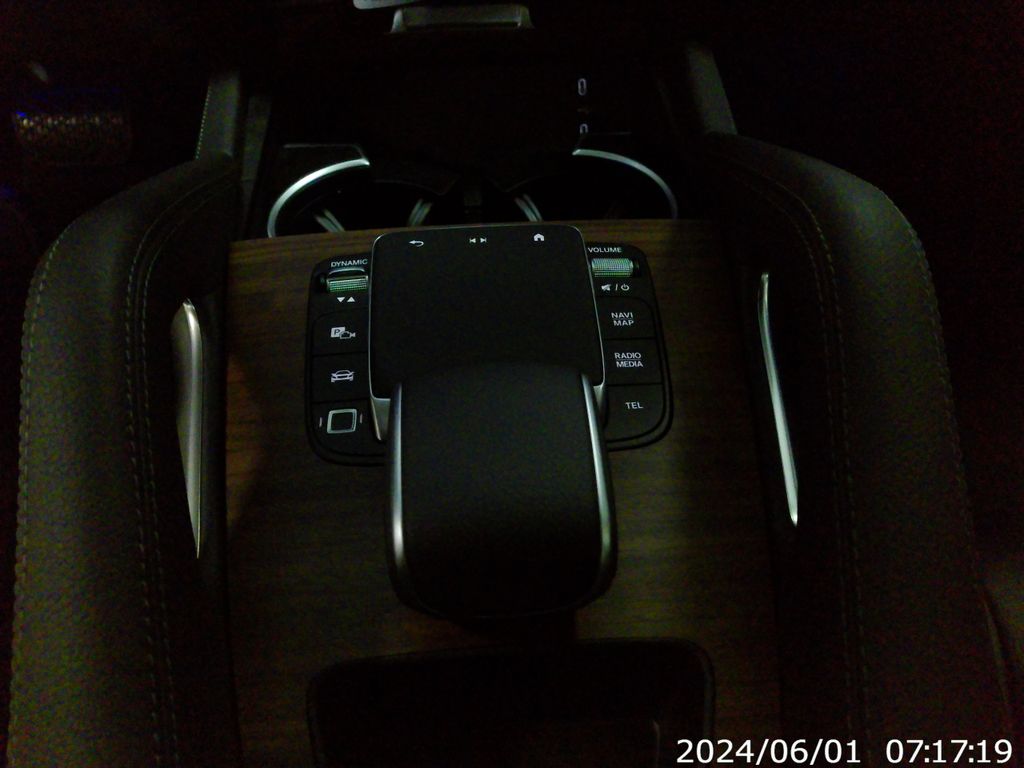 Thumbnail: 2026 Mercedes-Benz GLE - 25