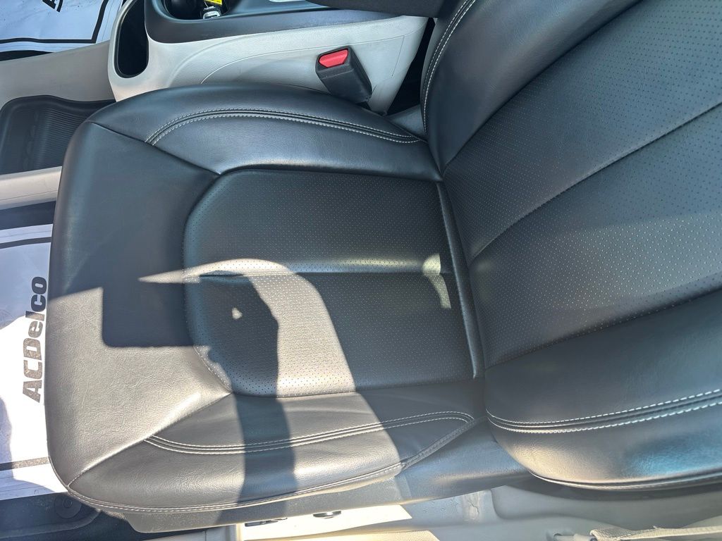 Used 2023 Chrysler Pacifica Van