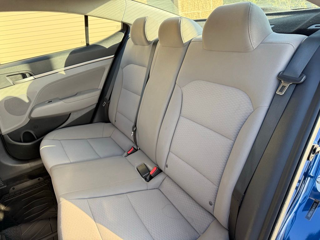 Thumbnail: 2019 Hyundai Elantra - 10