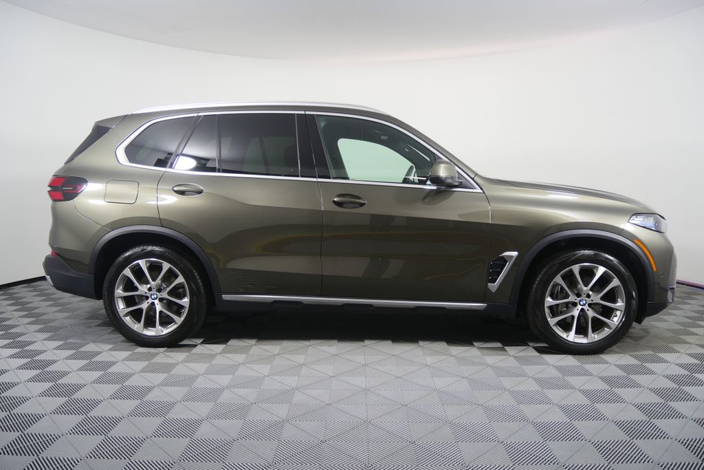 Thumbnail: 2026 BMW X5 - 2