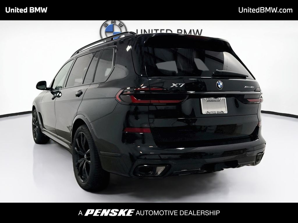 Thumbnail: 2027 BMW X7 - 7