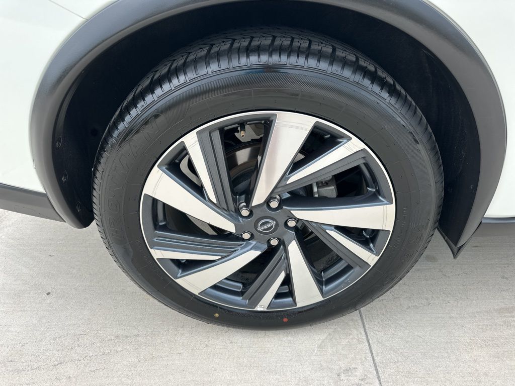 2023 Pearl White Tricoat Nissan Murano SL FWD SUV
