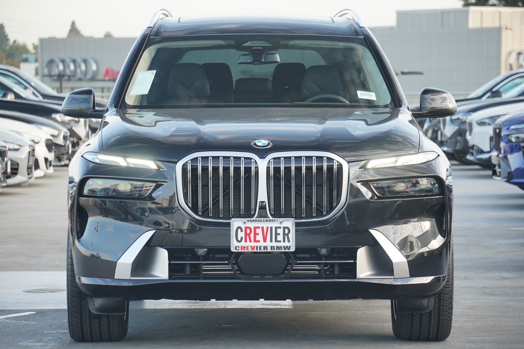 2025 BMW X7 xDrive40i 2