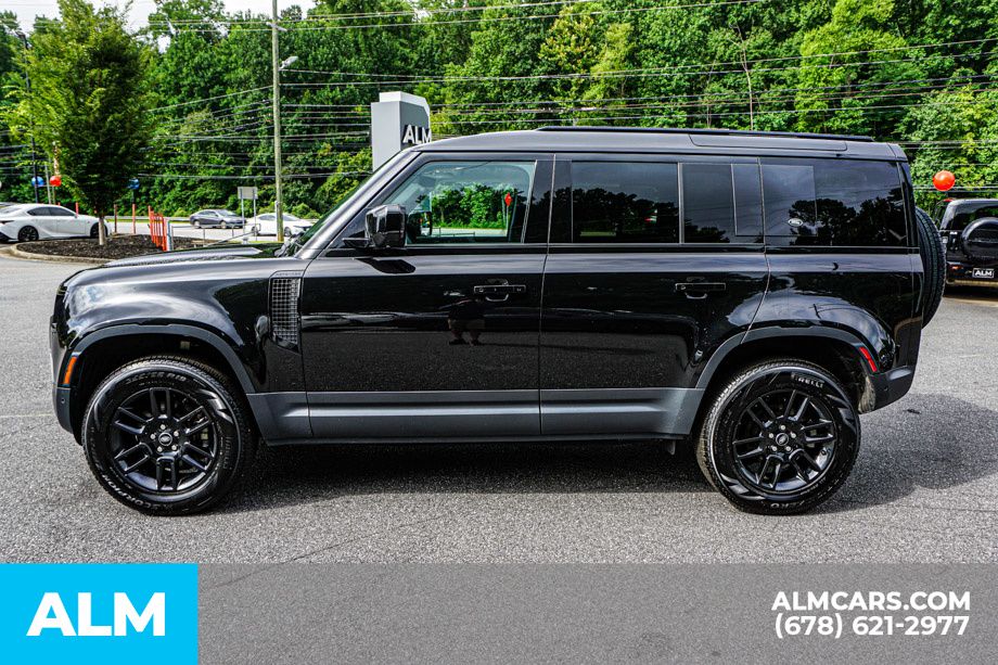 Used 2024 Black Land Rover S image 6