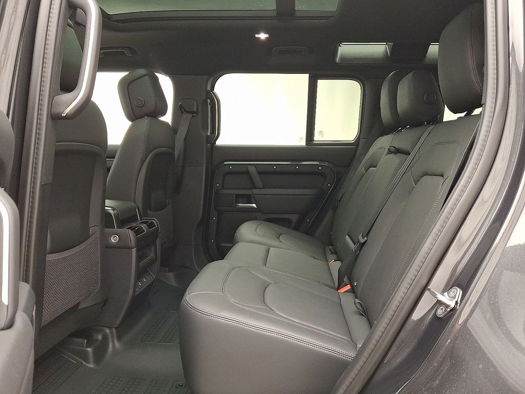 Thumbnail: 2025 Land Rover Defender - 6