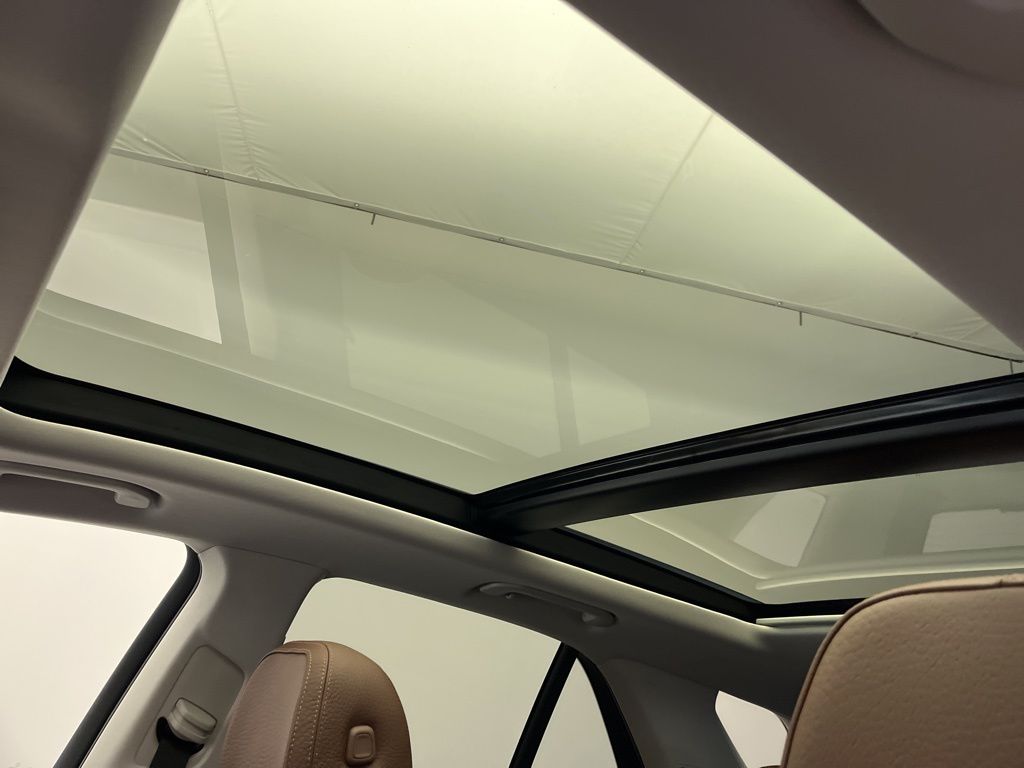 Thumbnail: 2026 Mercedes-Benz GLE - 22