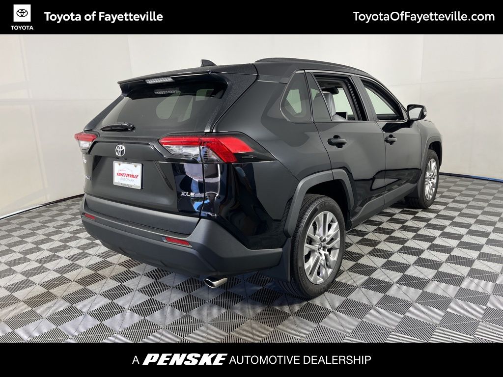 Thumbnail: 2025 Toyota RAV4 - 16