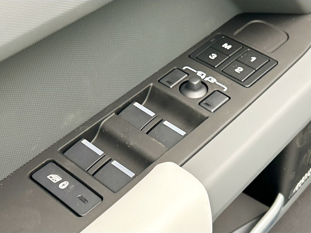 Thumbnail: 2026 Land Rover Defender - 22