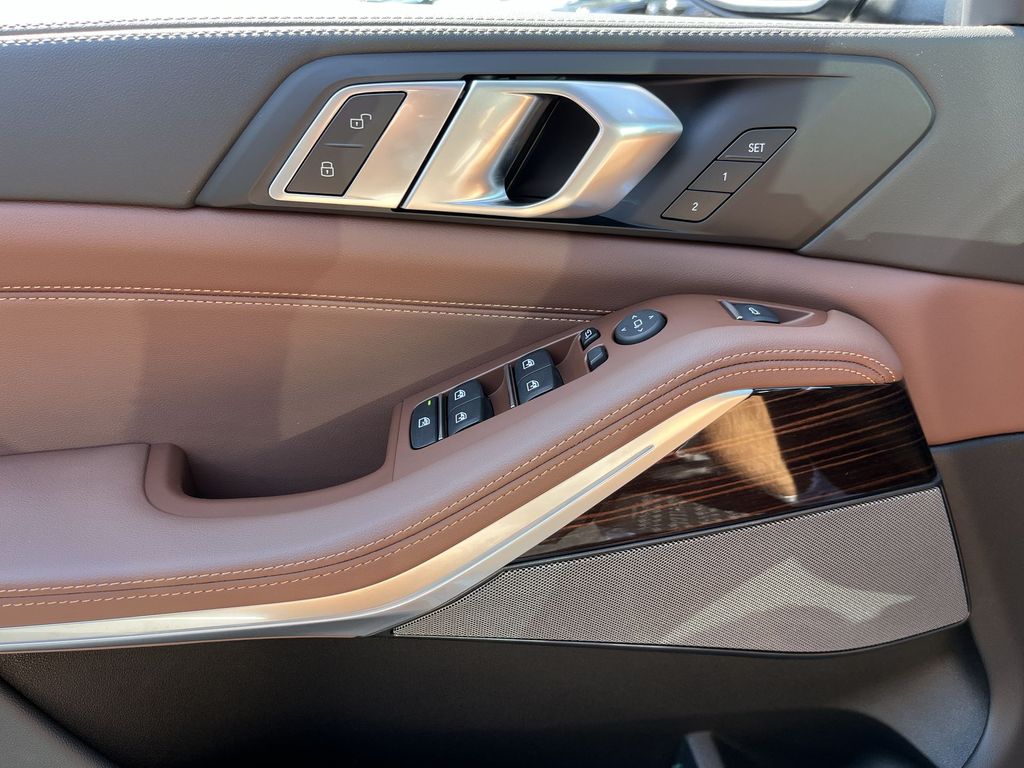 Thumbnail: 2026 BMW X5 - 13