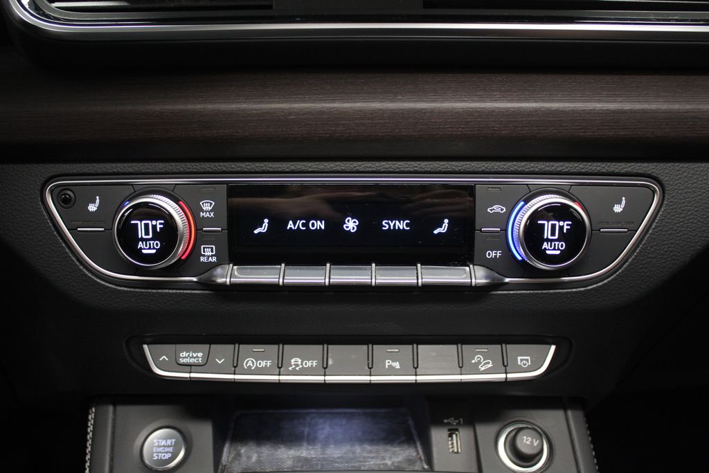 Thumbnail: 2022 Audi Q5 - 15