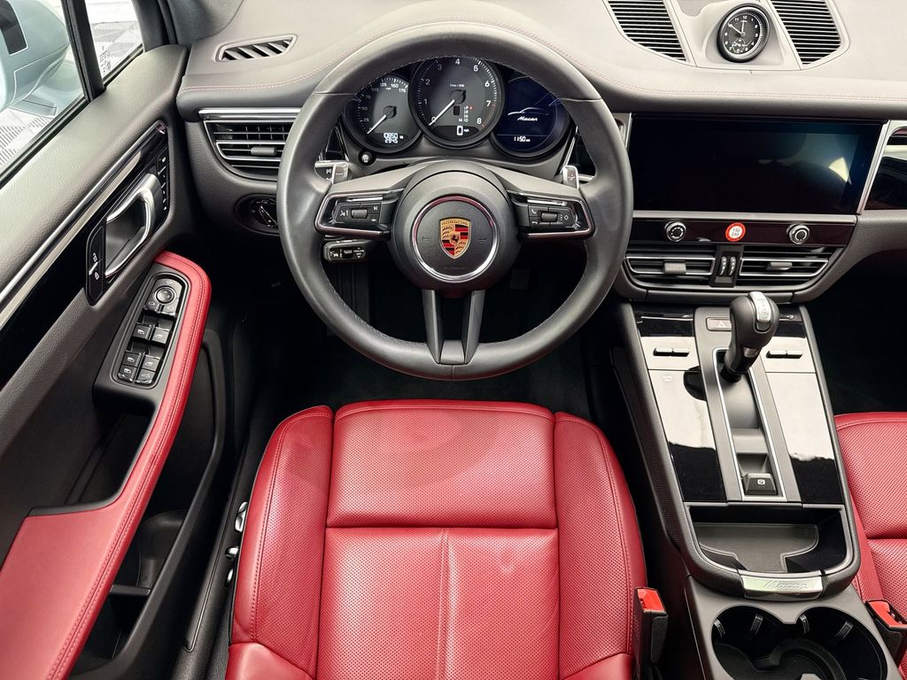 Thumbnail: 2025 Porsche Macan - 13