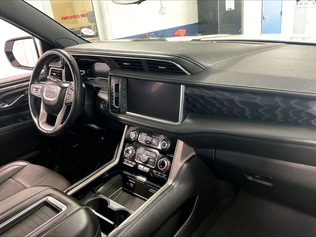 2024 GMC Yukon — photo 14