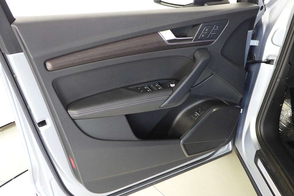 Thumbnail: 2021 Audi Q5 - 11