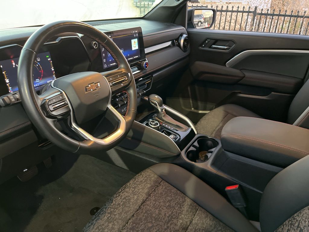 Thumbnail: 2023 Chevrolet Colorado - 18