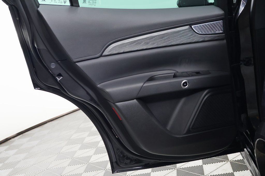 Thumbnail: 2023 Maserati Grecale - 13