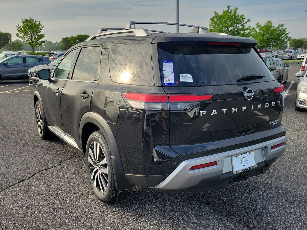 2025 Nissan Pathfinder Platinum 3