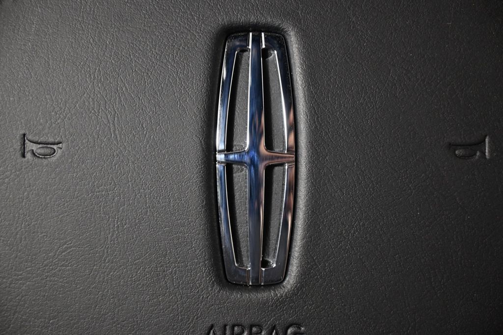 New 2026 White Lincoln Reserve image 32