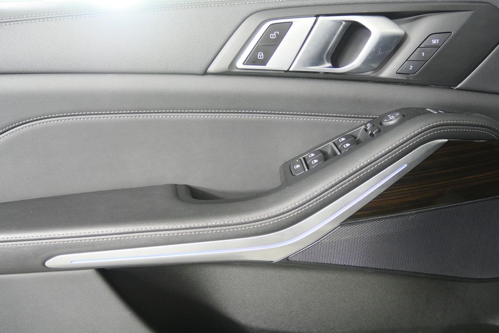Thumbnail: 2023 BMW X5 - 8