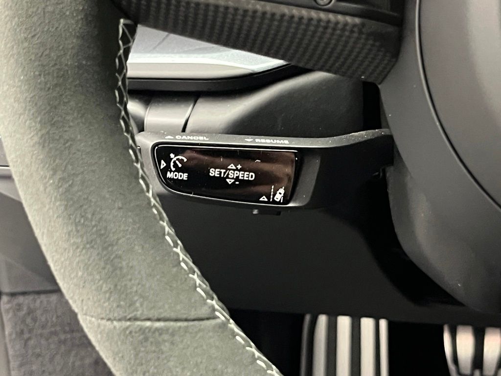 Thumbnail: 2025 Porsche 911 - 16
