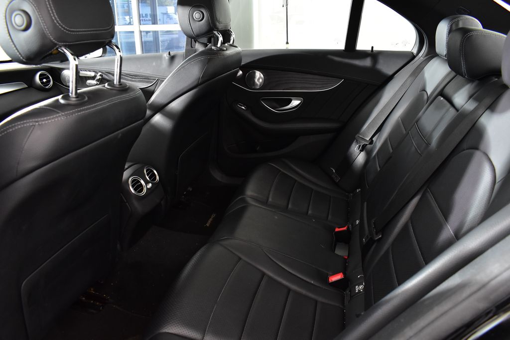 Thumbnail: 2016 Mercedes-Benz C-Class - 31