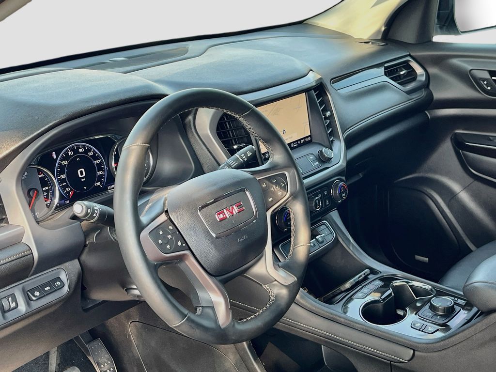 Used 2023 White GMC AT4 image 9