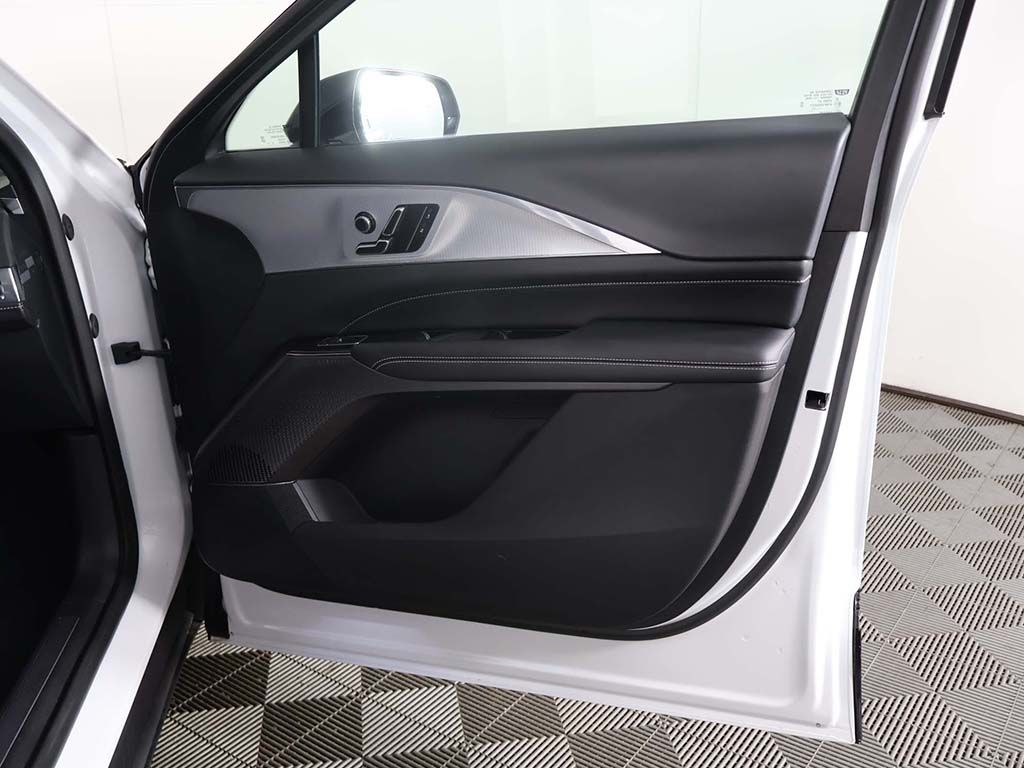 Used 2024 White Cadillac Tech image 23