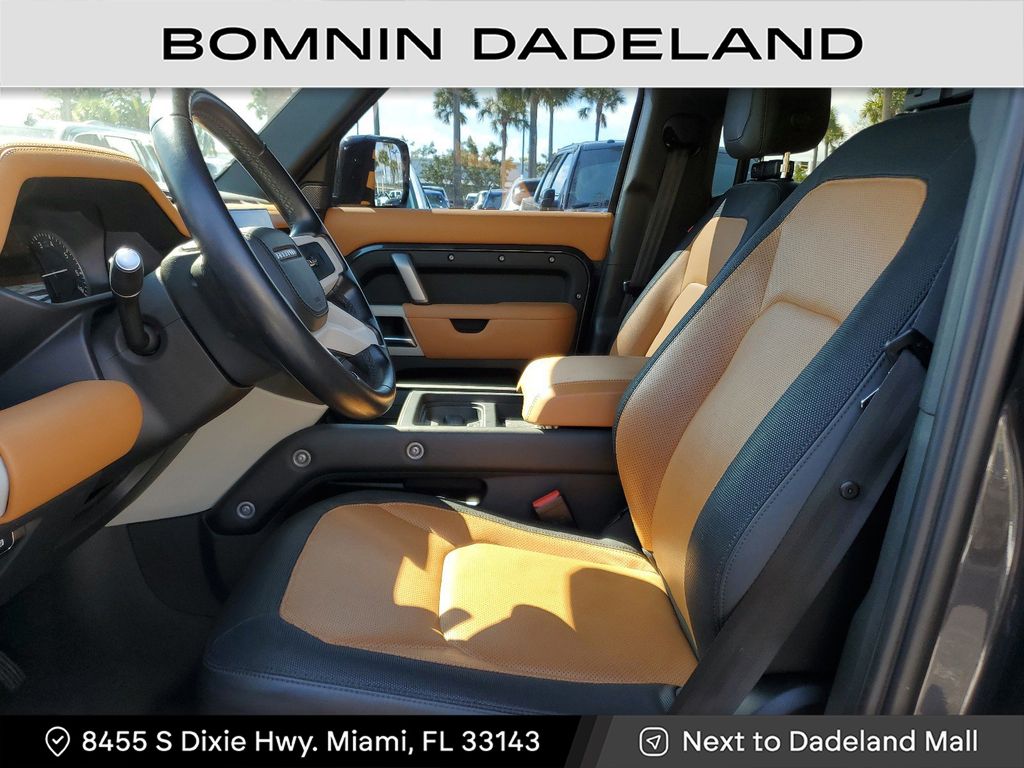 2023 Land Rover Defender 110 X-Dynamic SE photo