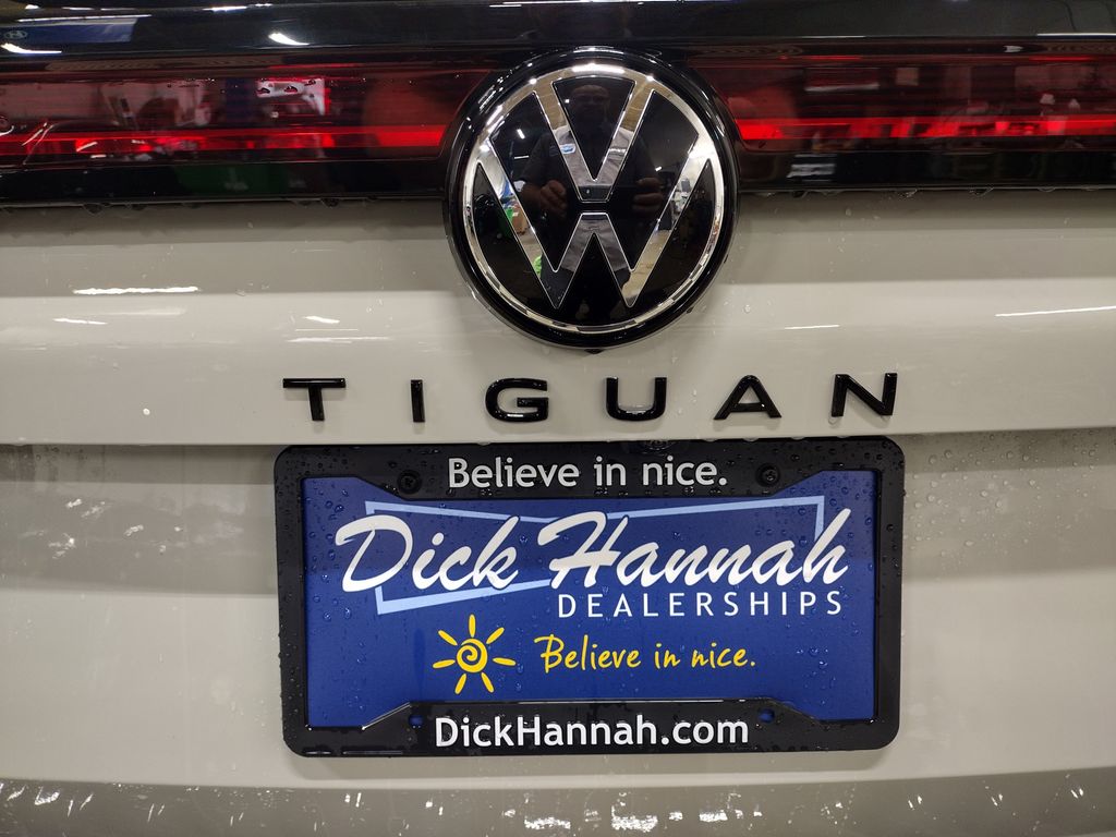 2025 Volkswagen Tiguan 2.0T SE R-Line Black