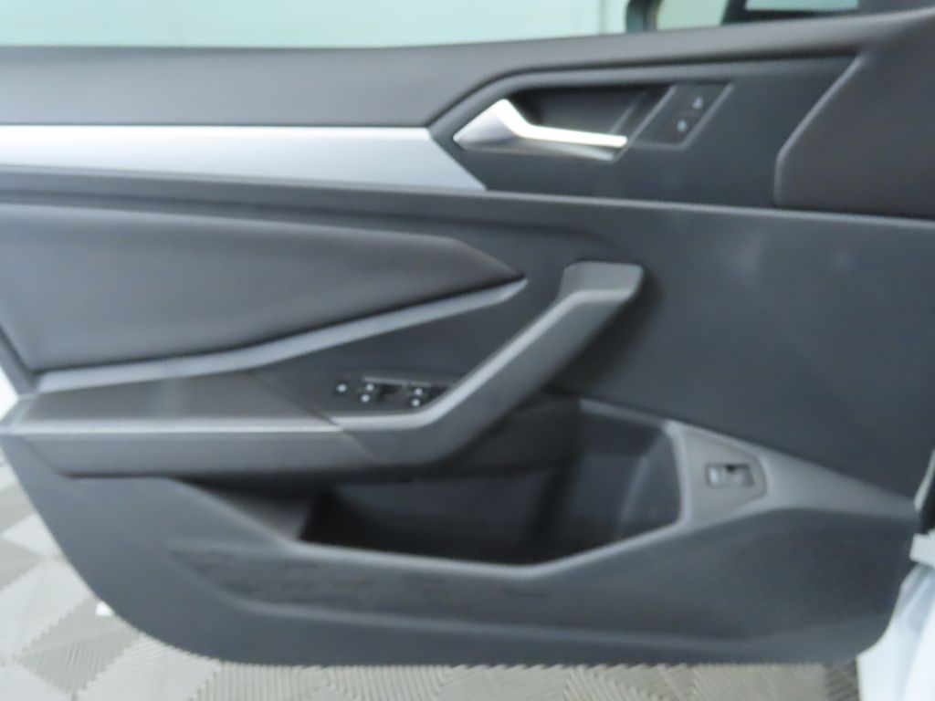 Thumbnail: 2025 Volkswagen Jetta - 24