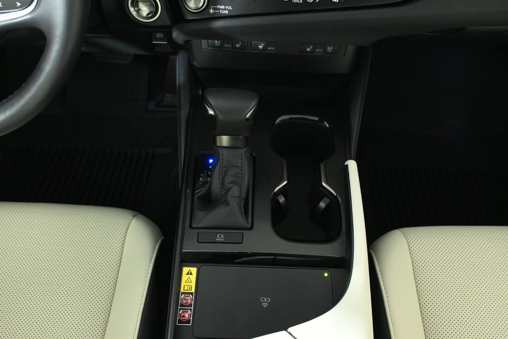 Thumbnail: 2025 Lexus ES - 24