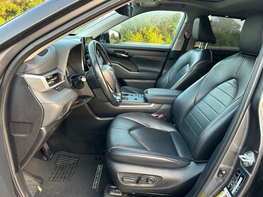 2022 Toyota Highlander XLE 15