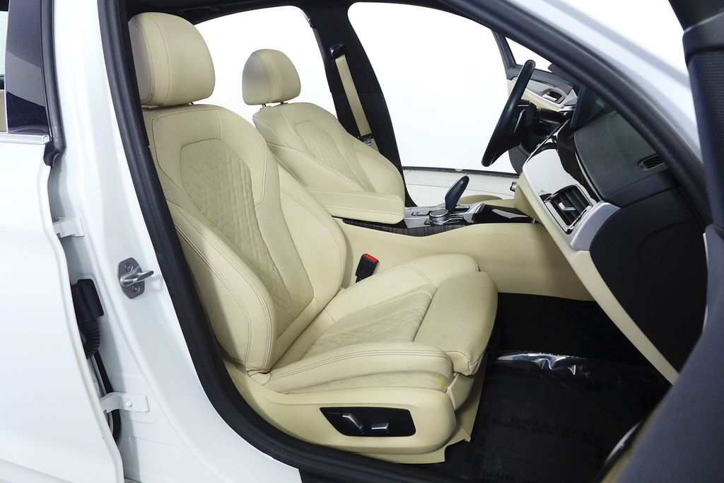 Thumbnail: 2023 BMW 5 Series - 19