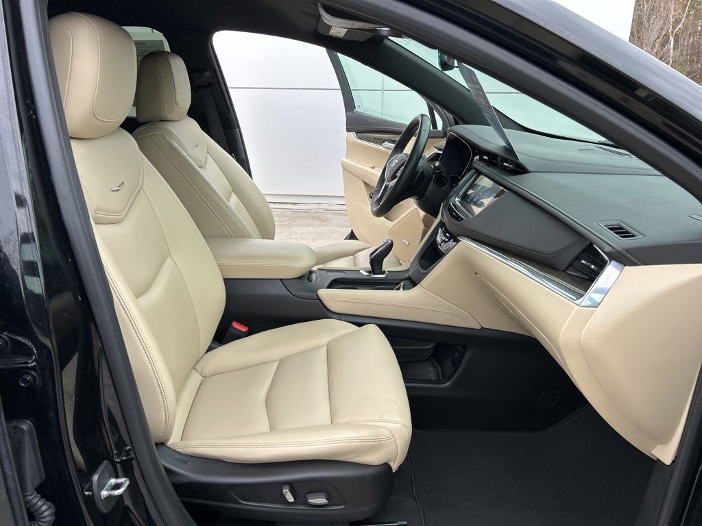 2017 Cadillac XT5 Standard