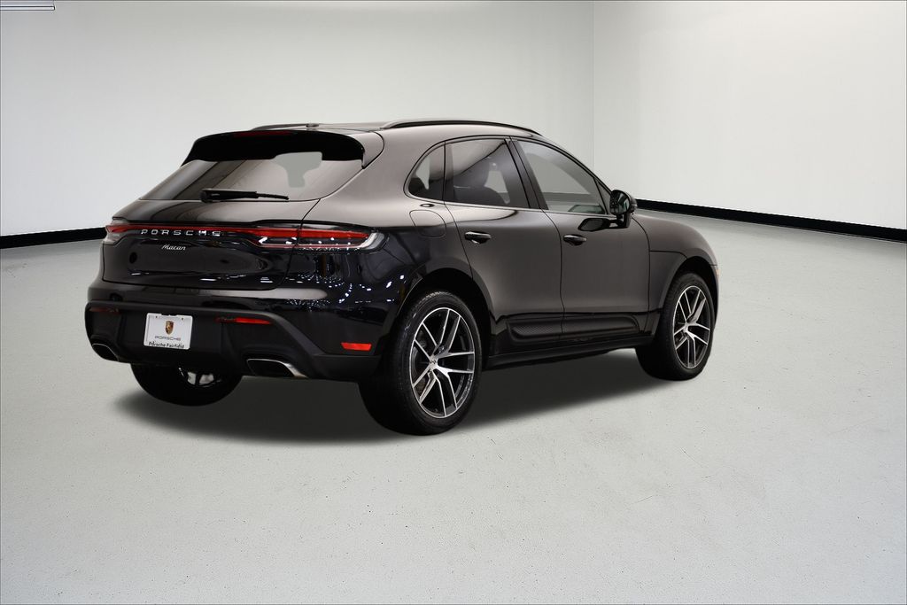 Thumbnail: 2025 Porsche Macan - 5