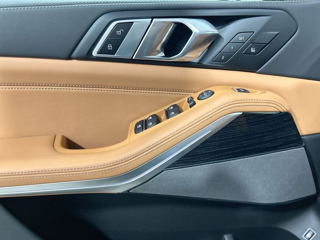 Thumbnail: 2026 BMW X5 - 11