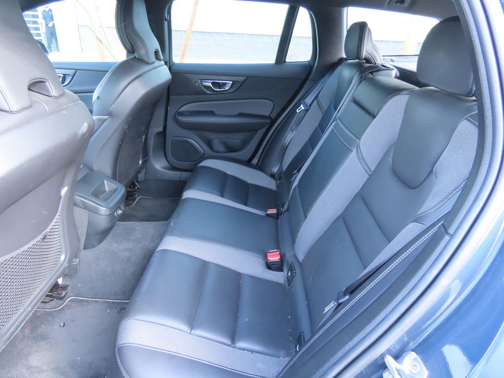 Thumbnail: 2019 Volvo V60 - 11