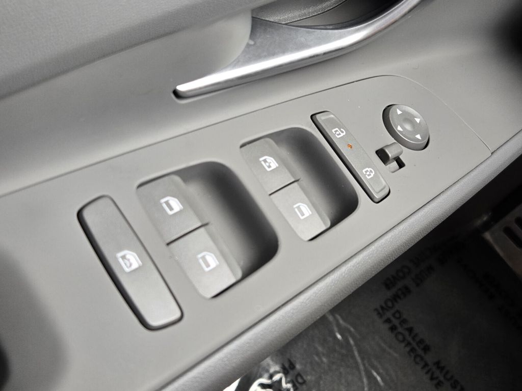 2025 Hyundai Elantra - $19,999