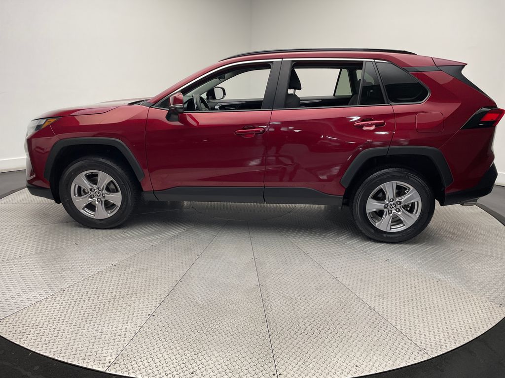 2023 Toyota RAV4 XLE 8