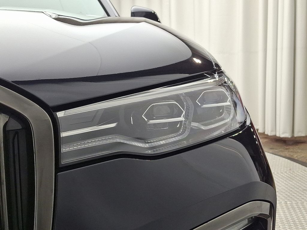 Thumbnail: 2021 BMW X7 - 9