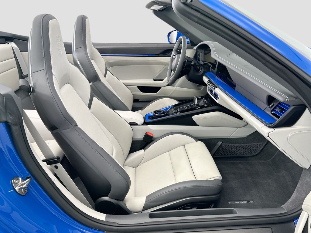 Thumbnail: 2026 Porsche 911 - 26