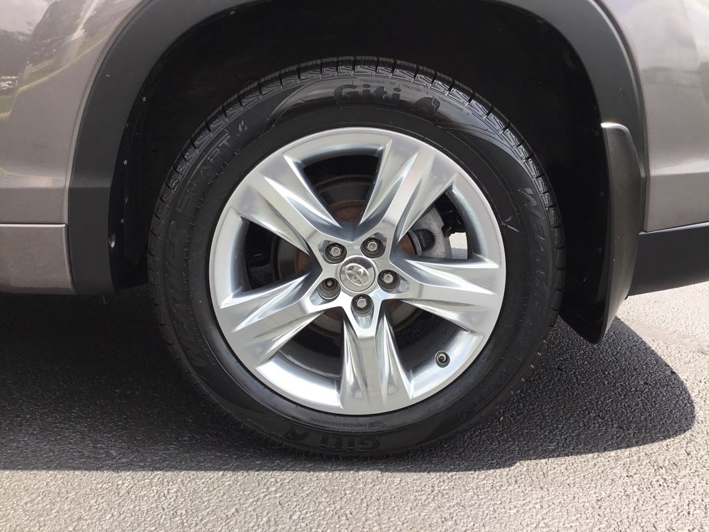 Thumbnail: 2015 Toyota Highlander - 10